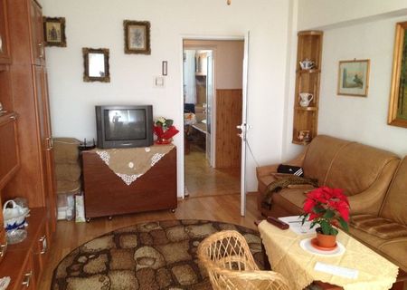 vand apartament 3 camere