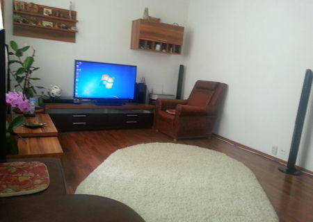 vand apartament 3 camere