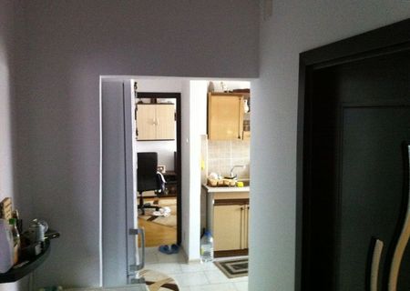 Vand apartament 3 camere Vand apartament 3 camere