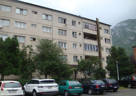 Vand apartament 3 camere