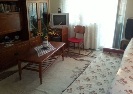 vand apartament 3 camere