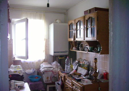 Vand apartament 3 camere