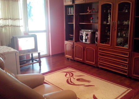 vand apartament 3 camere