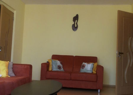 vand apartament 3 camere