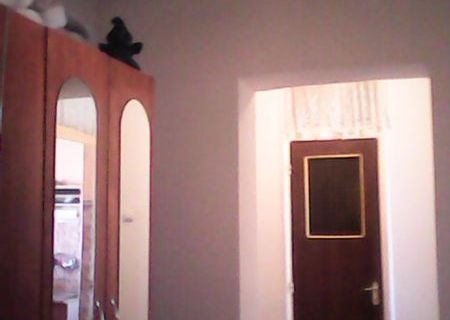 vand apartament 3 camere