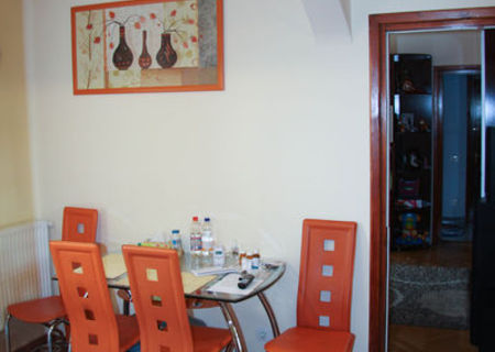 Vand apartament 3 camere 70 mp 55900 euro