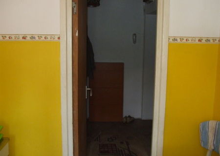 vand apartament 3 camere