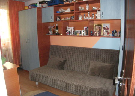 vand apartament 3 camere  baicului