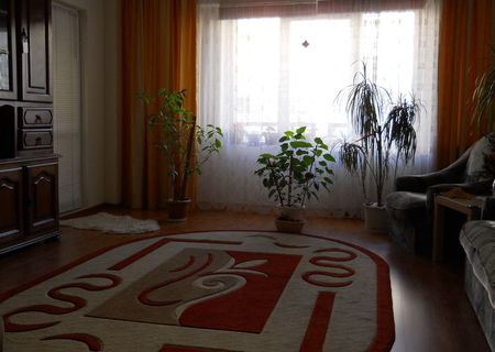 Vand apartament 3 camere Bld.Mircea Voda