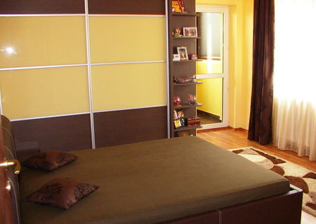 Vand apartament 3 camere Confort City