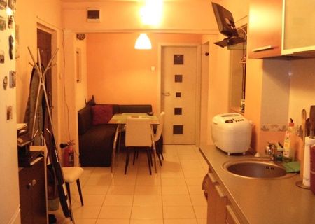 Vand apartament 3 camere decomandate, zona Aradului Vand apartament 3 camere decomandate, zona Aradului