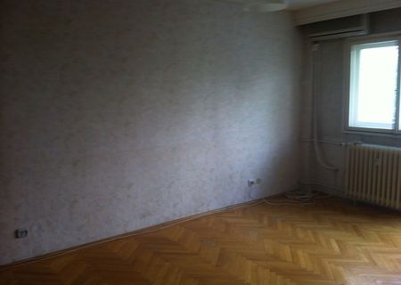 vand apartament 3 camere-direct proprietar