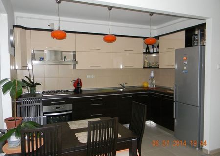 vand apartament 3 camere exterior nord Ploiesti vand apartament 3 camere exterior nord Ploiesti