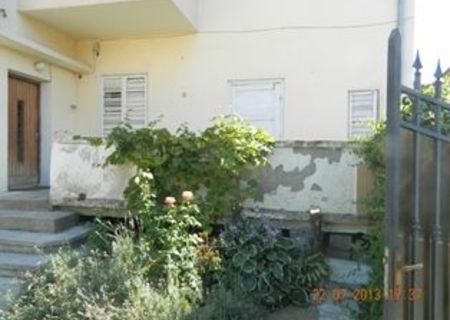 Vand apartament 3 camere in vila Vand apartament 3 camere in vila