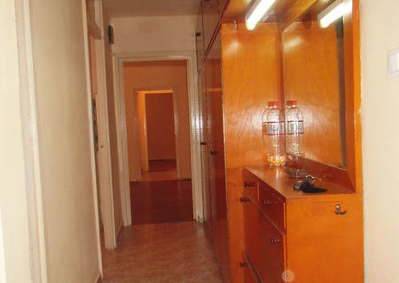 Vand apartament 3 camere, Lipovei