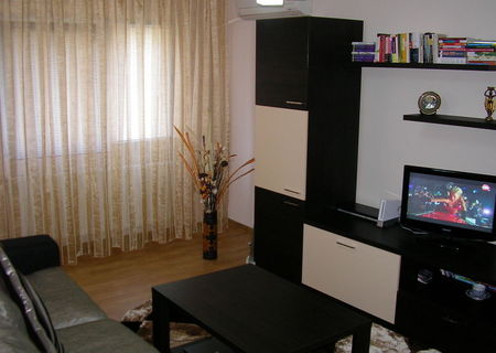 Vand apartament 3 camere oltenitei 2/4 Decomandat