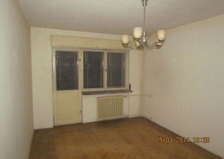 Vand apartament 3 camere Podu Ros etaj 1/8