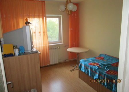 Vand apartament 3 camere sau schimb cu 4 camere zona Calea Aradului