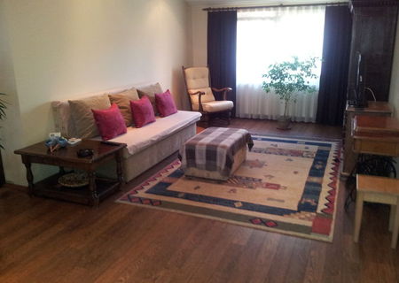 Vand  apartament 3 camere, ultracentral, modern