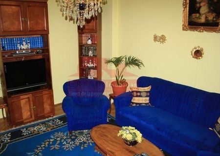 Vand apartament 3 camere (un etaj in vila)