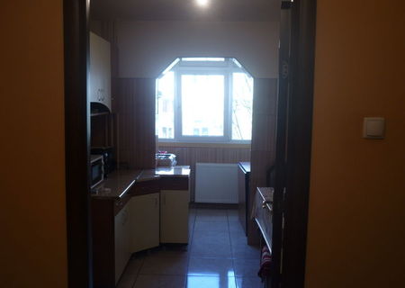 Vand apartament 3 camere zona Rahova