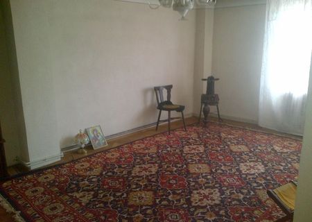 vand apartament 4 cam Gaesti vand apartament 4 cam Gaesti