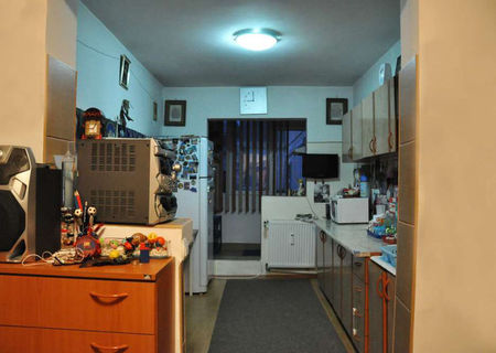 Vand apartament 4 camere