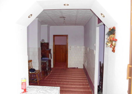 vand apartament 4 camere