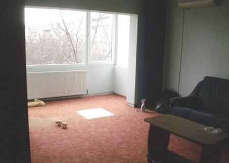 Vand apartament 4 camere amenajat si dotat la super pret!!!!!!!!