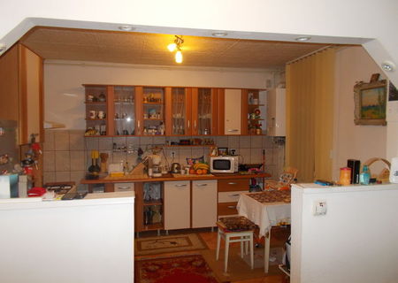 Vand apartament 4 camere cartier Florilor, Rasnov- Brasov