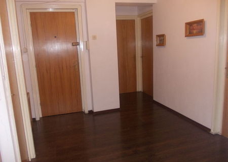 Vand apartament 4 camere , Ultracentral