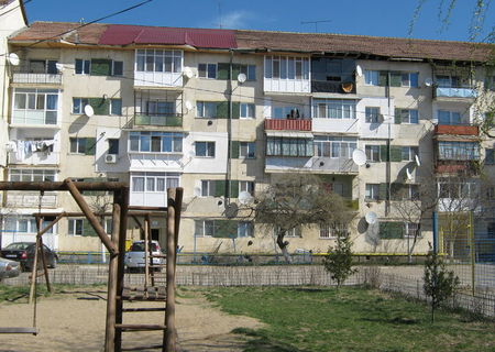 vand apartament