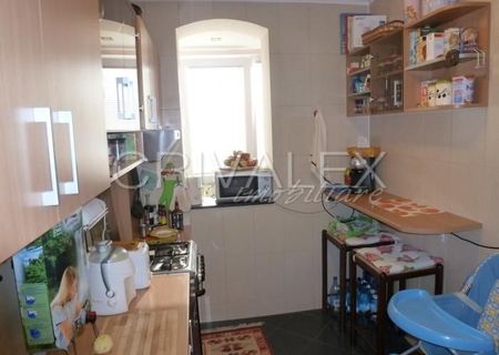vand apartament amenajat