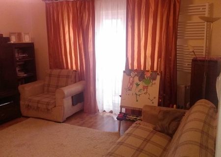 Vand apartament cu 2 camere Vand apartament cu 2 camere