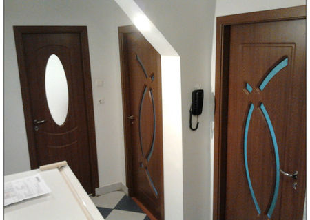 VAND APARTAMENT CU 2 CAMERE IN CART. ROGERIUS, STR. IZA!