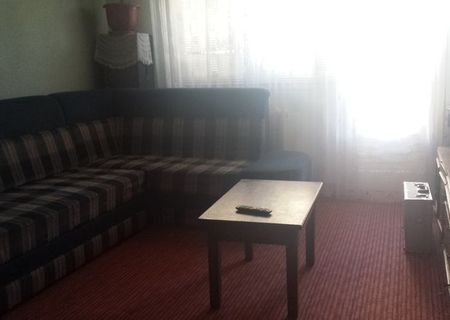 Vand apartament cu 2 camere, zona buna