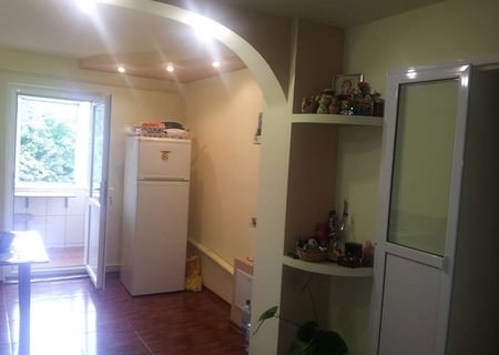 vand apartament cu 3 camere decomandat vand apartament cu 3 camere decomandat