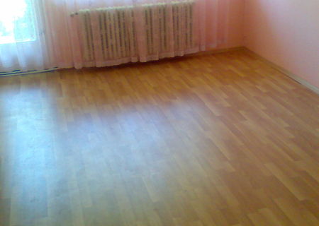 Vand apartament cu 4 camere