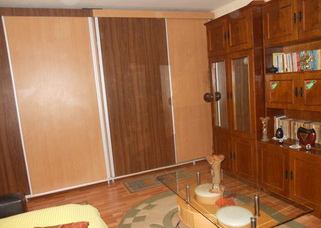 Vand apartament doua camere zona Sebastian-Prosper Vand apartament doua camere zona Sebastian-Prosper