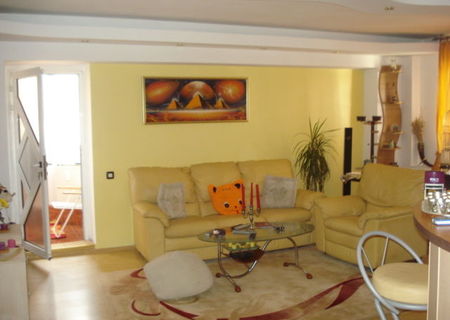 Vand apartament lux 3 camere zona stadion Farul Vand apartament lux 3 camere zona stadion Farul