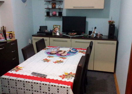 Vand apartament pus la punct