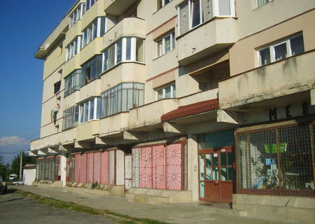 Vând apartament Râșnov Romacril preț negociabil