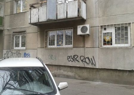 Vand apartament stradal parter