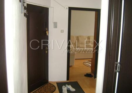 VAND APARTAMENT vis-s-vis de METROU