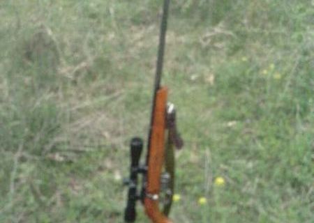 Vând armă de vânatoare calibru 22 Hornet Vând armă de vânatoare calibru 22 Hornet