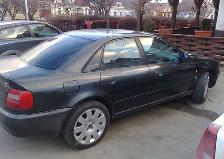 Vand AUDI A 4 impecabil