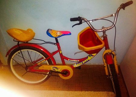 Vând bicicletă pentru copii !!