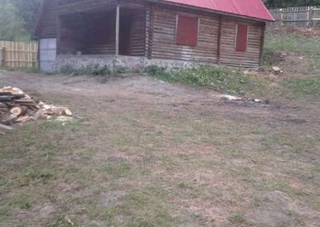 Vand cabana din lemn la munte-Stanceni