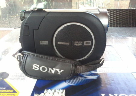 Vand camera video SONY DCR-DVD 106 noua 315 ron Vand camera video SONY DCR-DVD 106 noua 315 ron
