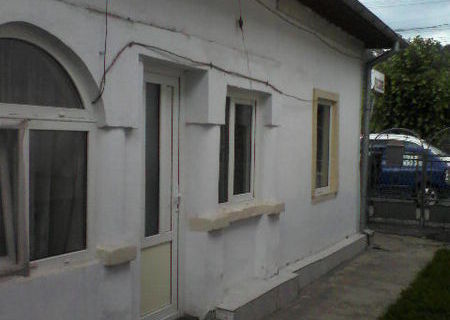 vand casa 4 camere bucatarie baie curte interioara CAMPULUNG MUSCEL